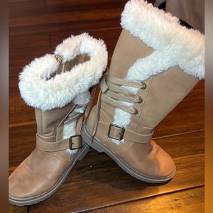 Paris Blues Emerson Girls size 12.5 tall winter Boots Tan white faux fur